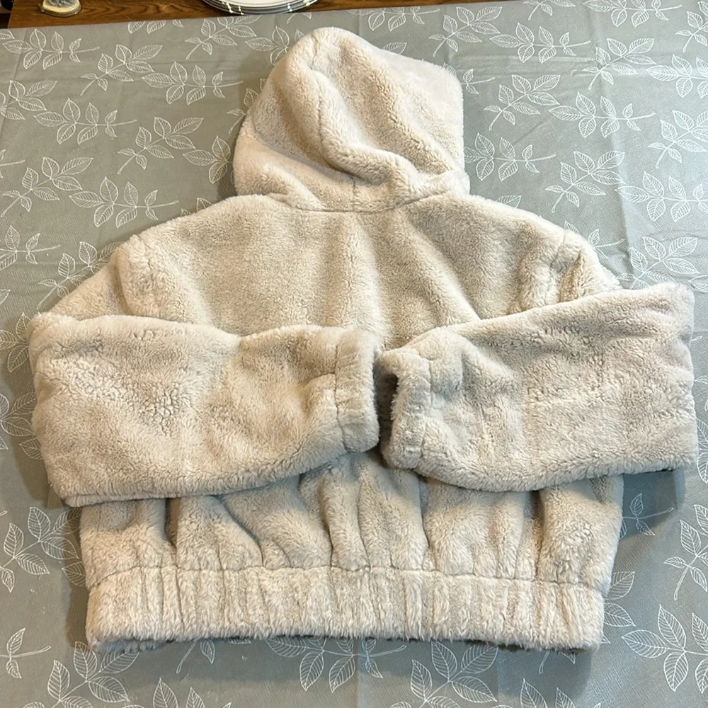 Ladies Garage Zip Up Sweaters. - Picture 4 of 4